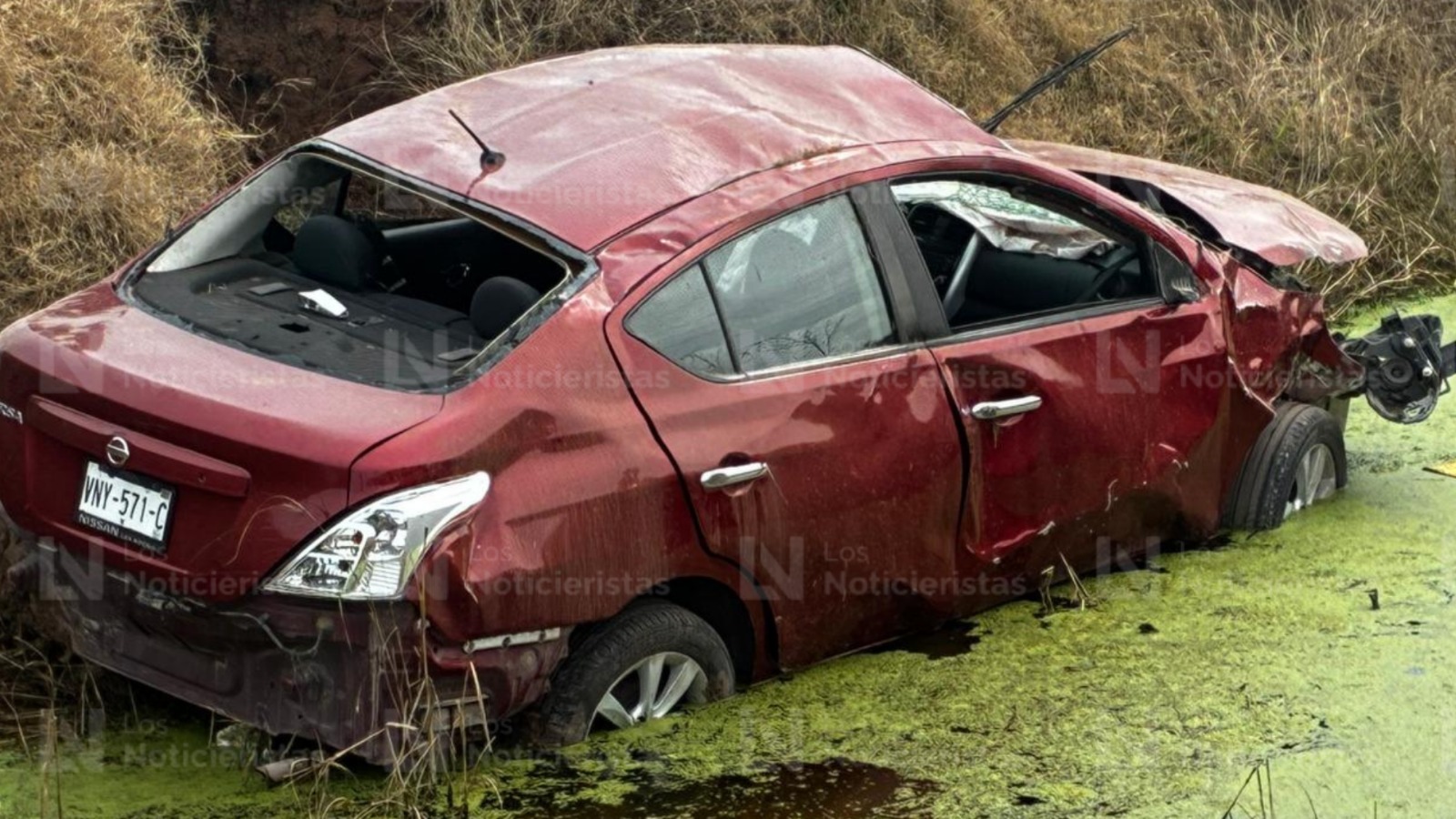 Mujer resulta lesionada tras accidente en El Fuerte