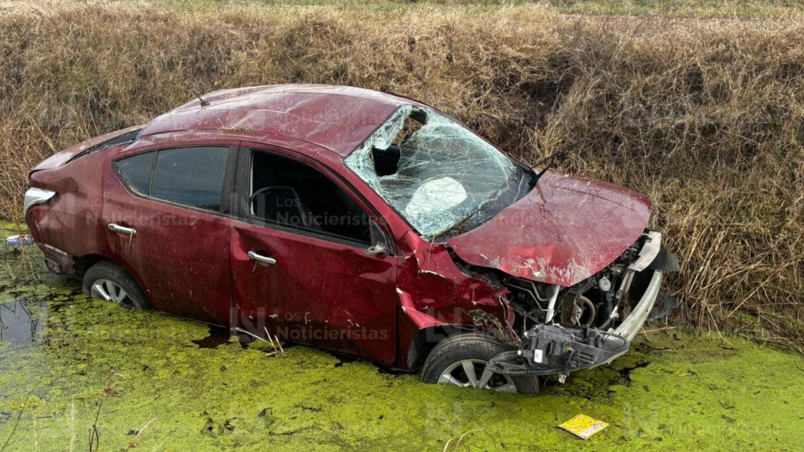 Mujer resulta lesionada tras accidente en El Fuerte