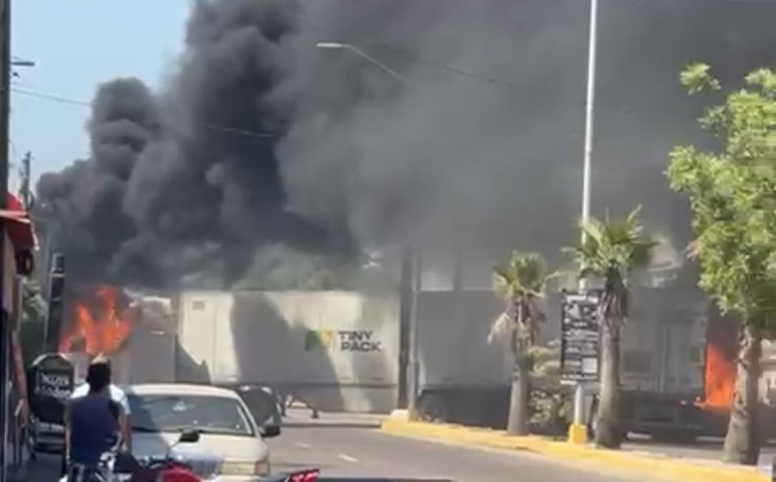 Narcobloqueos en Villa Unión, Mazatlán, Sin.
