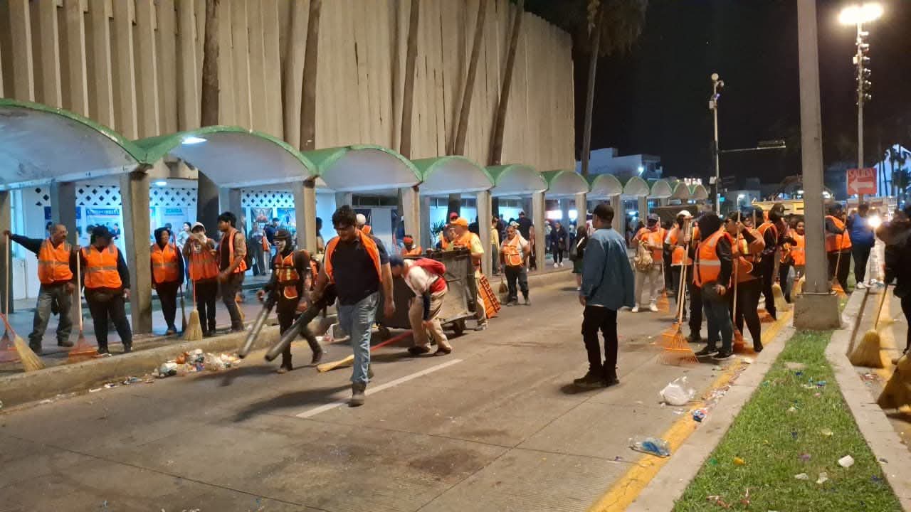Operativo de limpieza tras Carnaval de Mazatlán 2026
