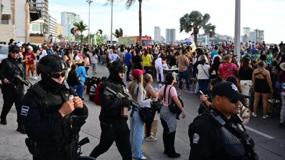 Supera prueba masiva operativo del Carnaval de Mazatlán 2026: más de 1.3 millones y 142 incidentes controlados