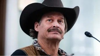 Conservadores organizan un show alterno al medio tiempo de Super Bowl con artistas de country