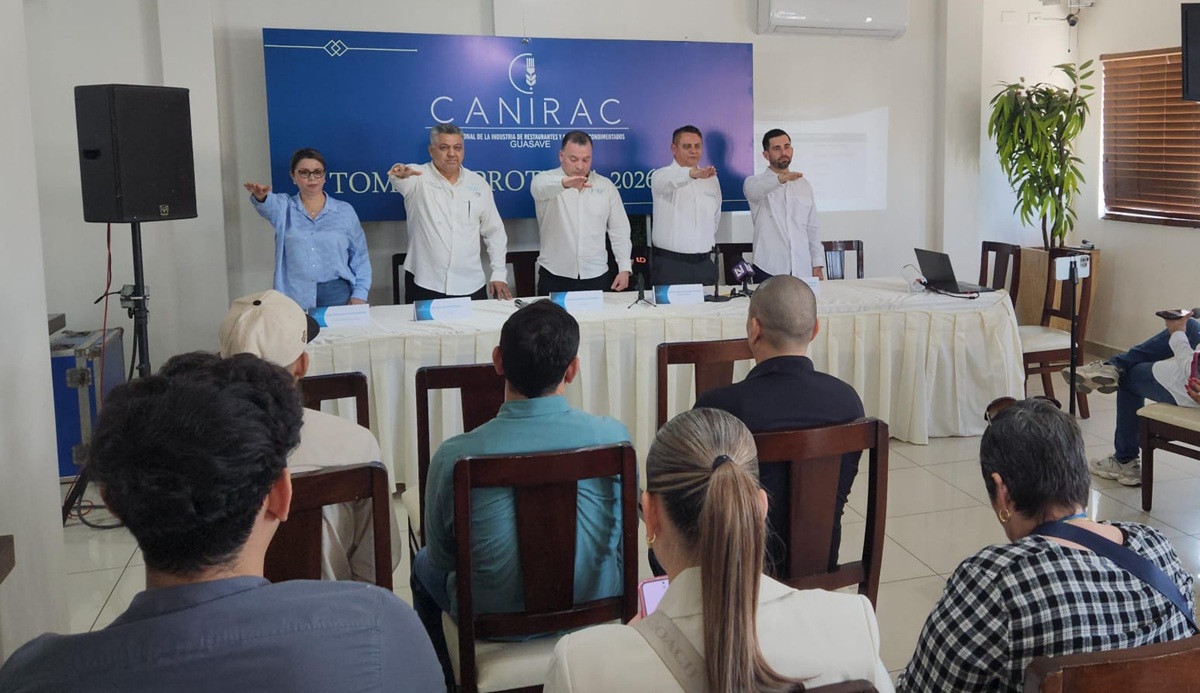 Paúl Ahumada Cervantes repite en la presidencia de la Canirac Guasave