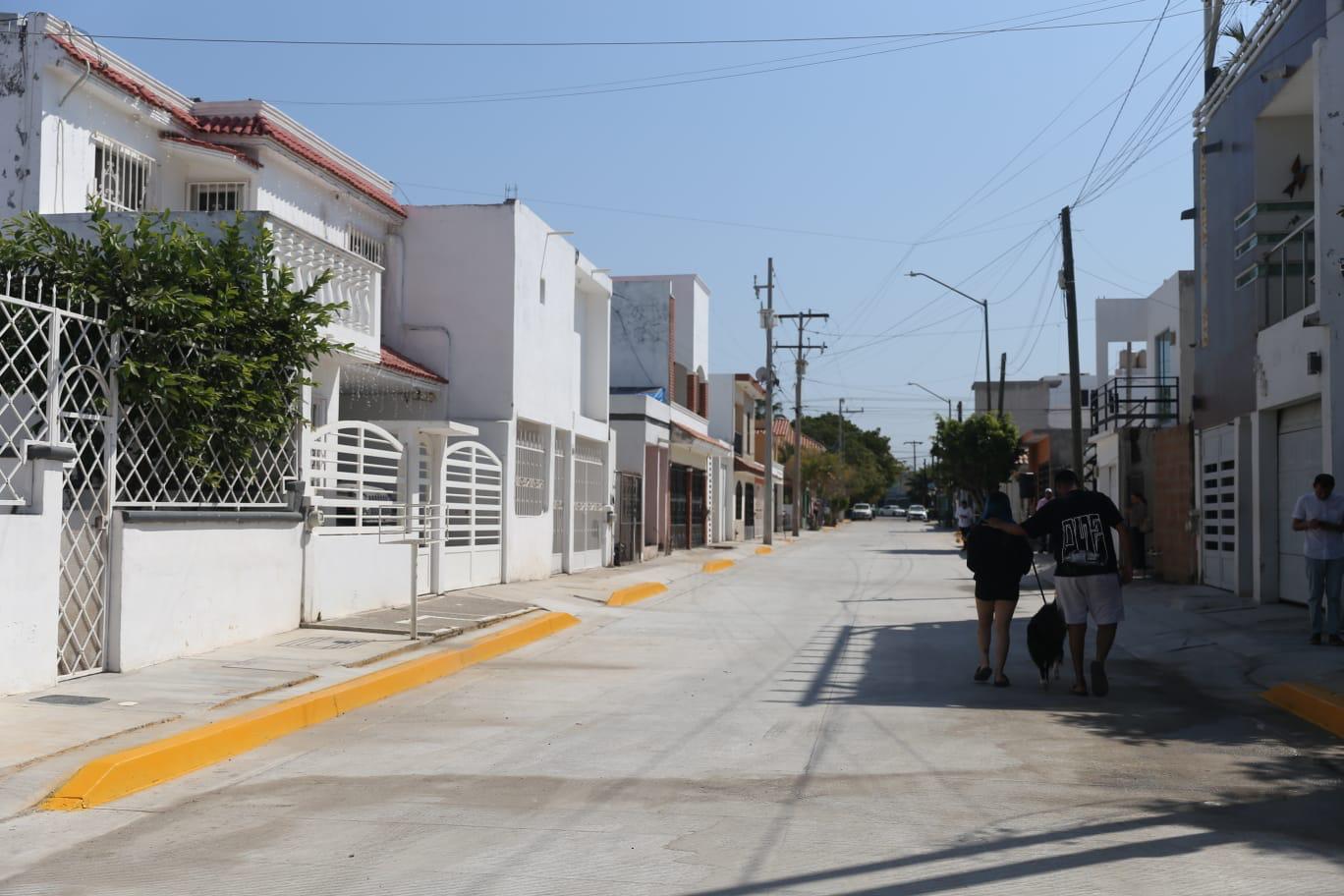 Pavimentación de la calle Albert Einstein en Mazatlán