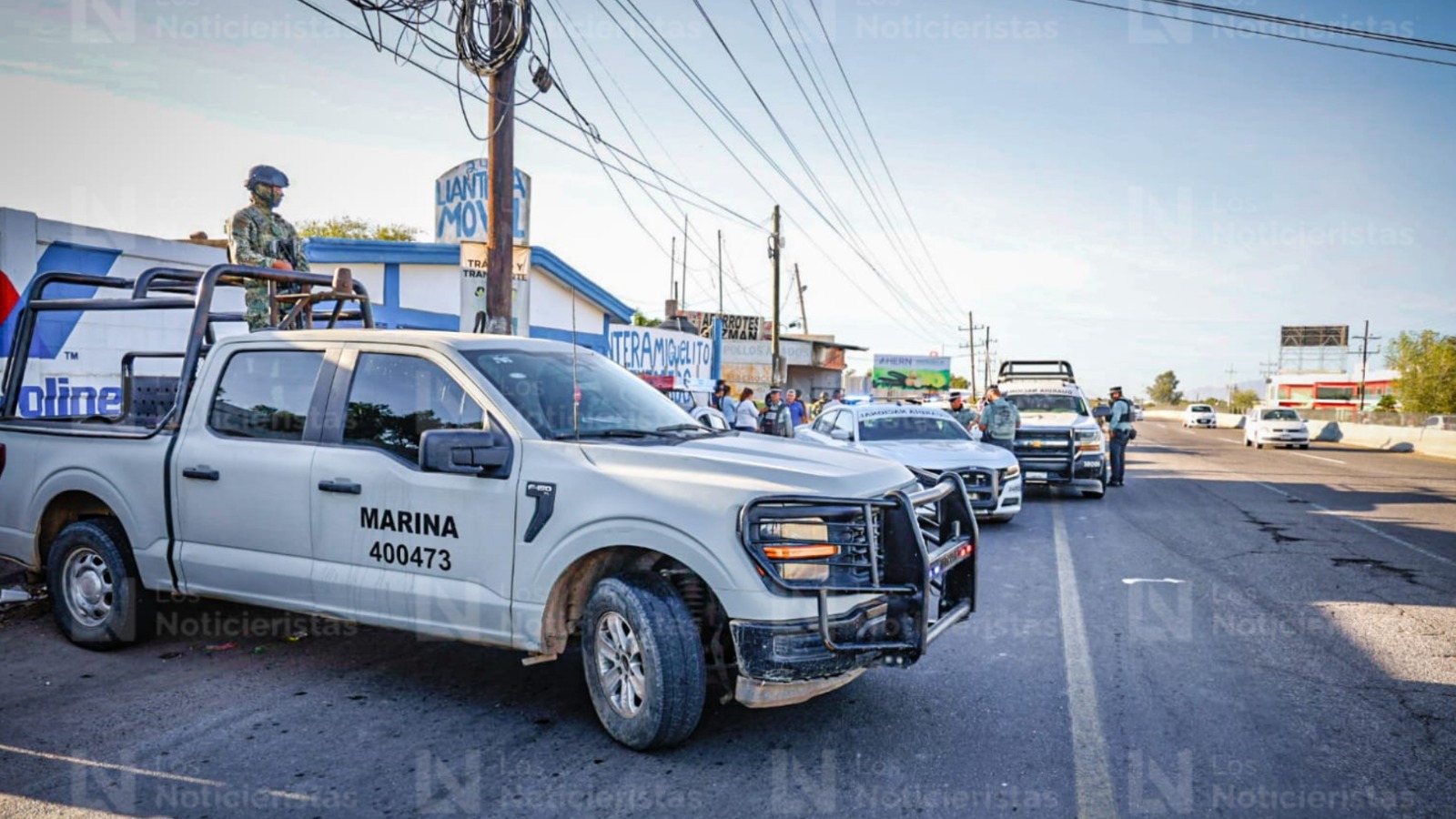Personal de la Marina resguarda zona donde ejecutaron a varias personas
