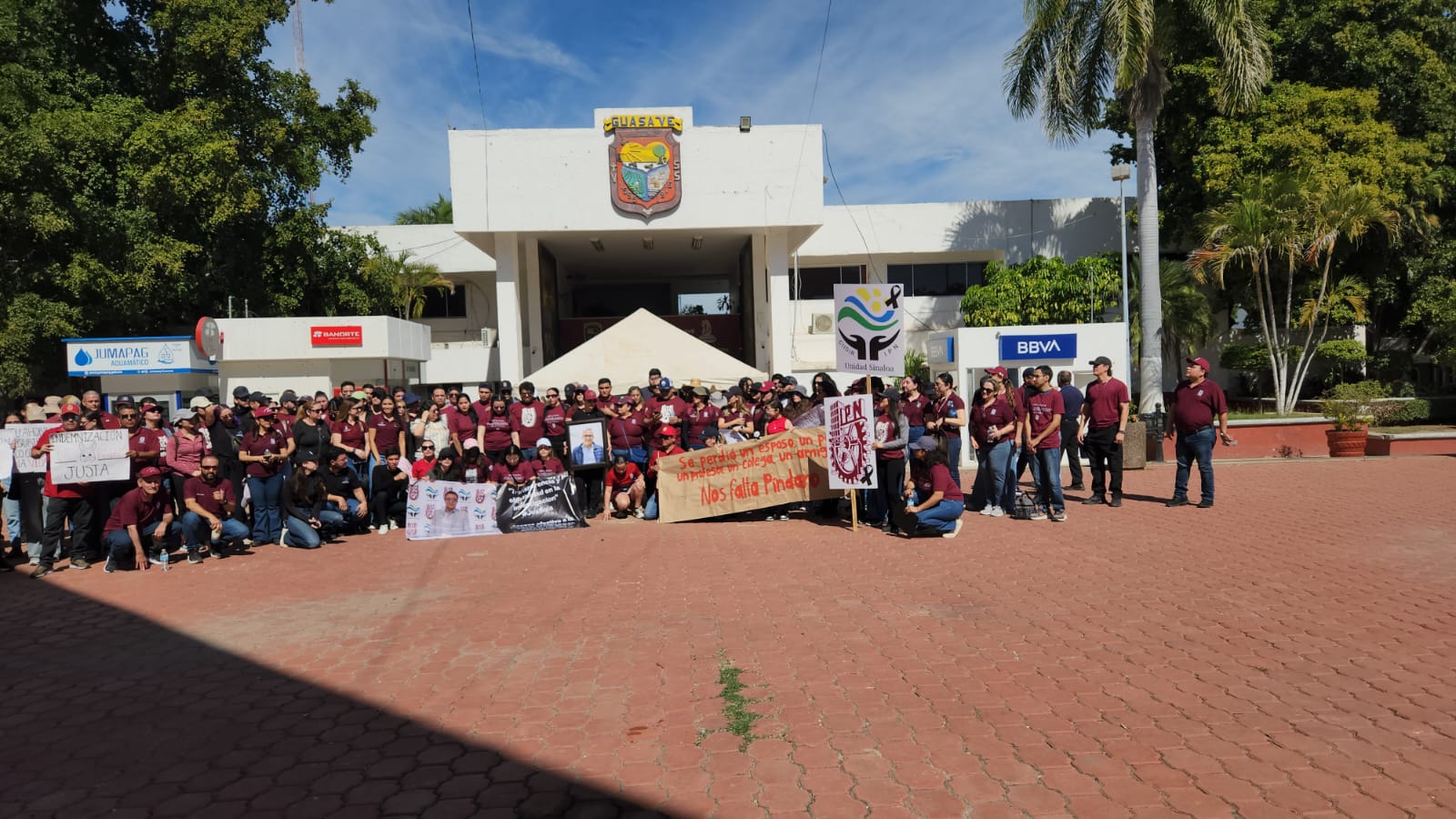 Exigen justicia e indemnización por fallecimiento del profesor Píndaro