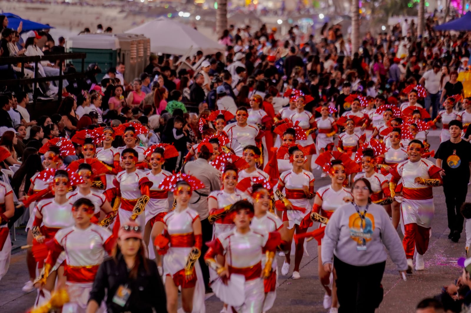 Cultura Mazatlán premia a comparsas que participaron en desfiles del Carnaval