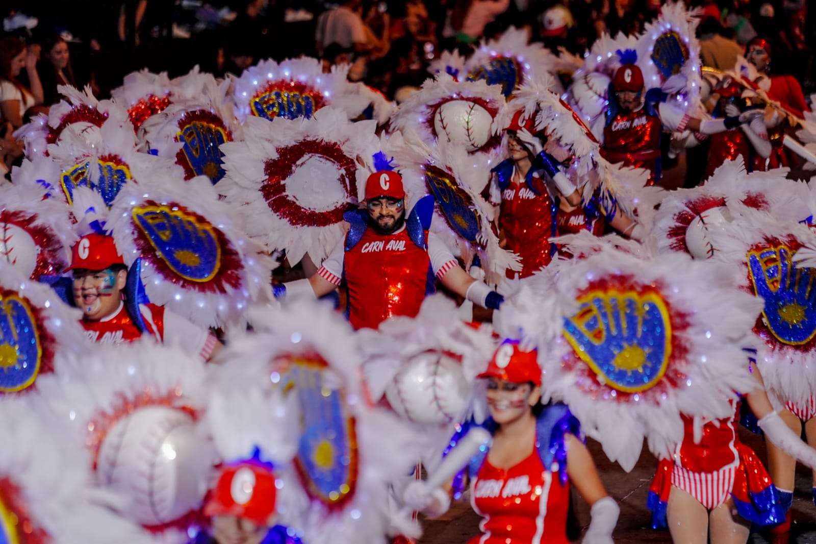 Cultura Mazatlán premia a comparsas que participaron en desfiles del Carnaval