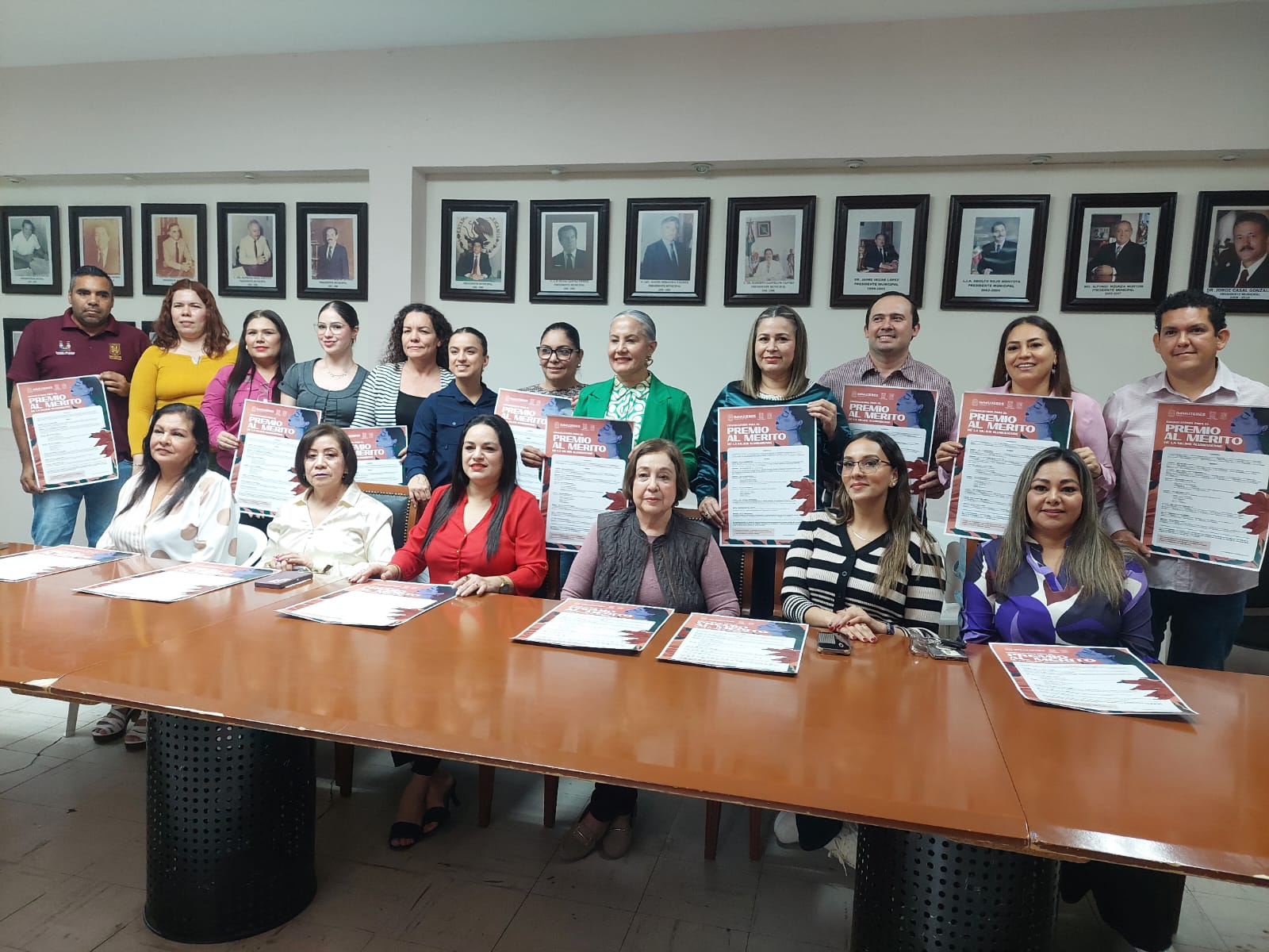 Convocatoria Premio Al Mérito de la Mujer