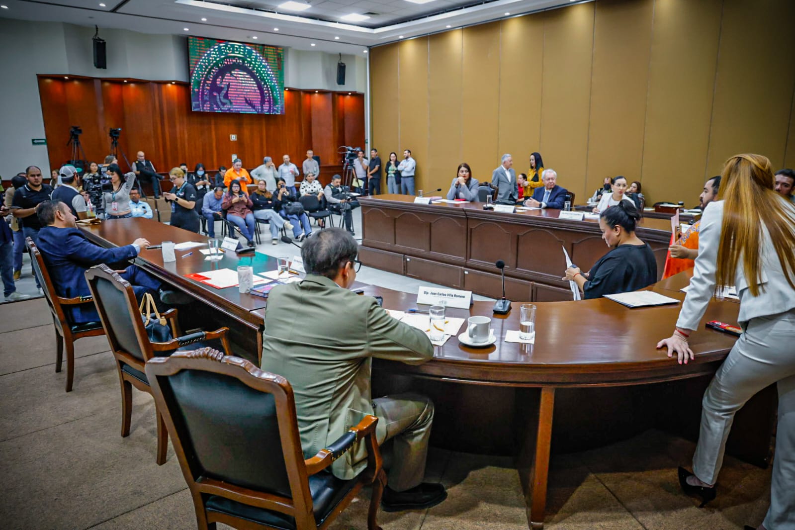 Manifestación de activistas en el Congreso de Sinaloa