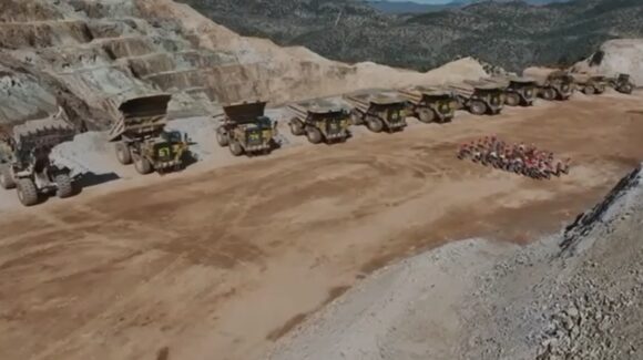 ¡Hasta las minas! Con claxon y camiones de carga protestan en Sonora por mineros desaparecidos y asesinados en Concordia, Sinaloa