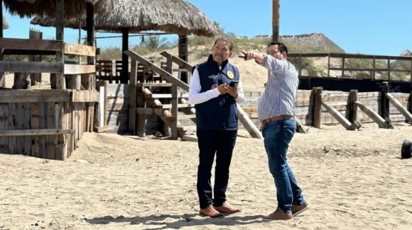 Locatarios presuntamente desmantelan andén de madera en El Maviri; Obras Públicas pide acción de Semarnat
