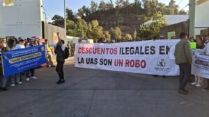 reclaman afectados de reingenieria financiera de la UAS presentes en visita de sheinbaum