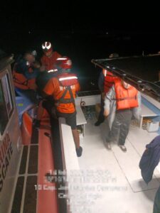 Rescatan a siete tripulantes durante el Combate Naval del Carnaval