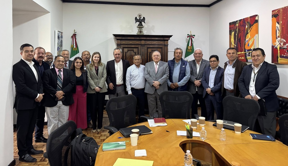 Reunión de acuacultores con autoridades federales