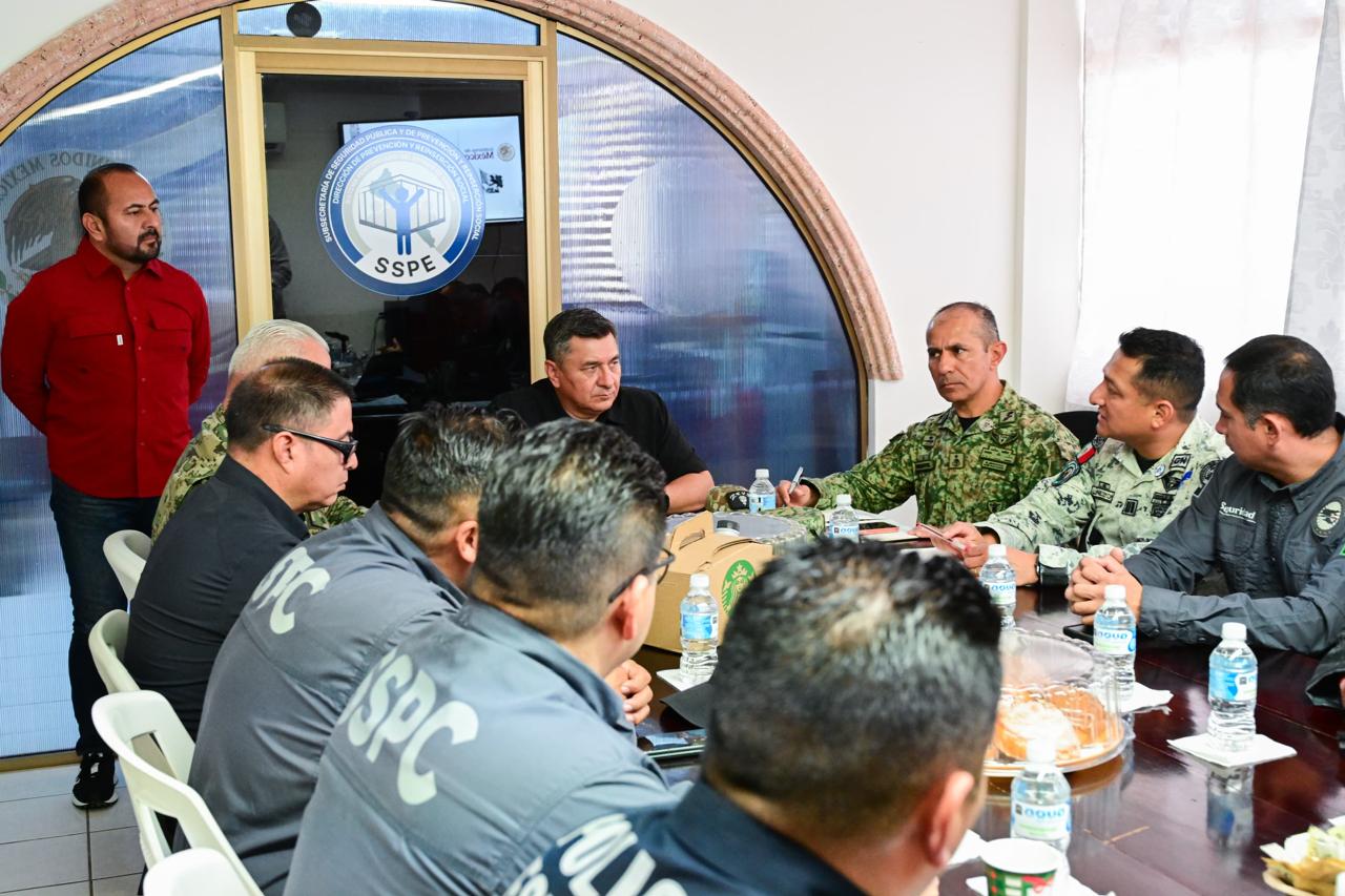 Reunión de autoridades sobre operativo de emergencias en el penal de Aguaruto, en Culiacán