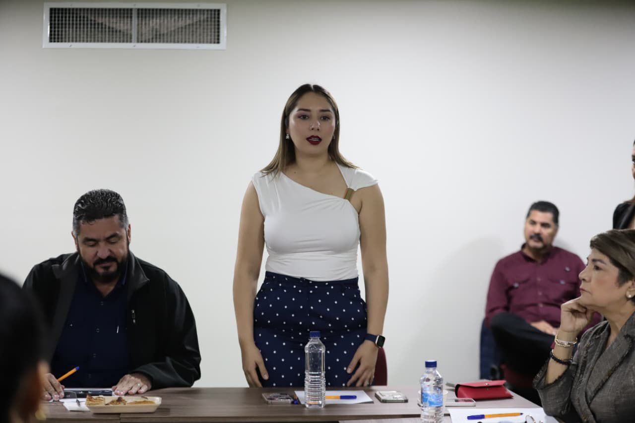 Reunión del ayuntamiento de Guasave con la congregación María Trinitaria