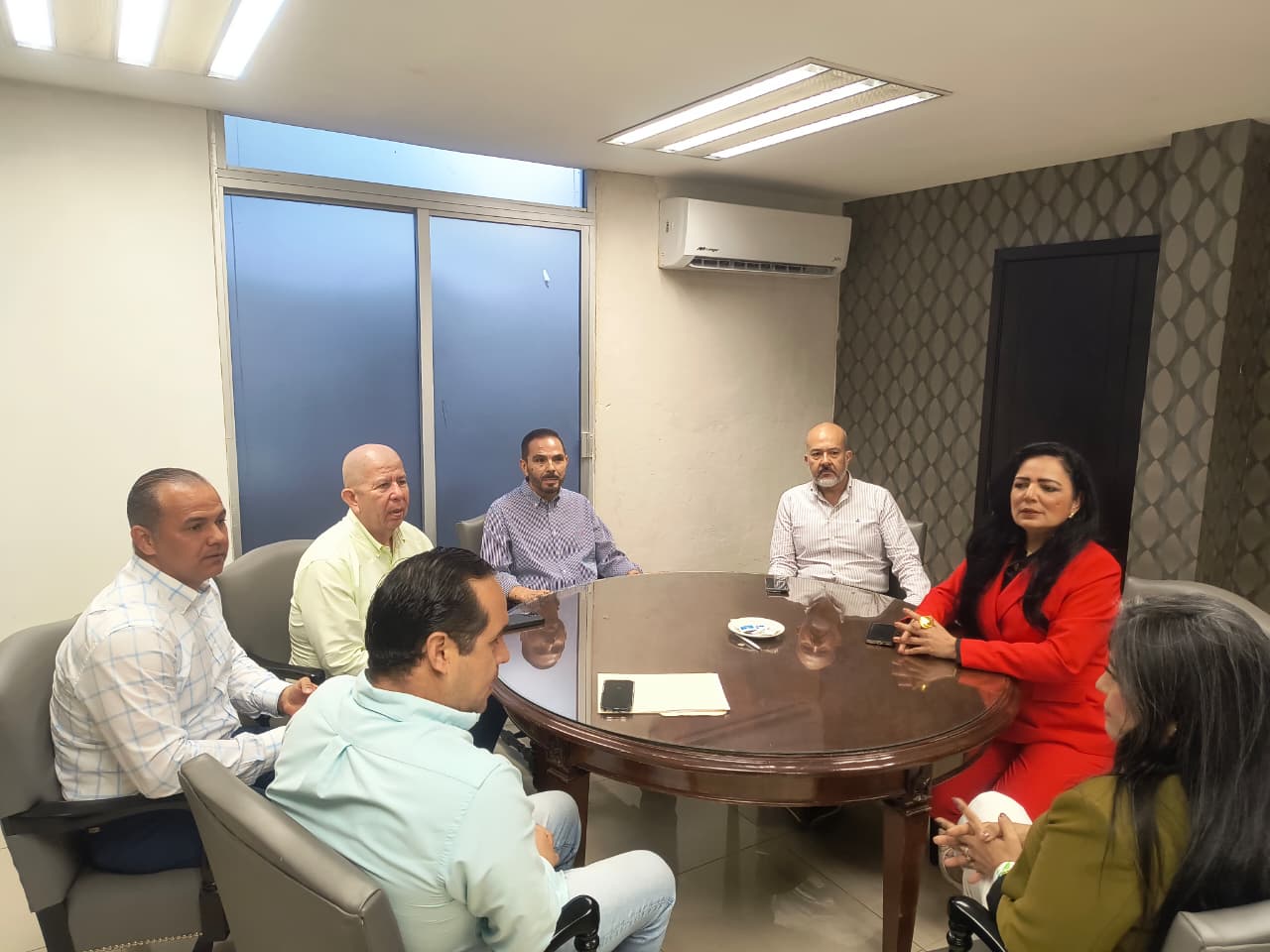 Reunión entre personal de Canaco y Ayuntamiento en Mazatlán