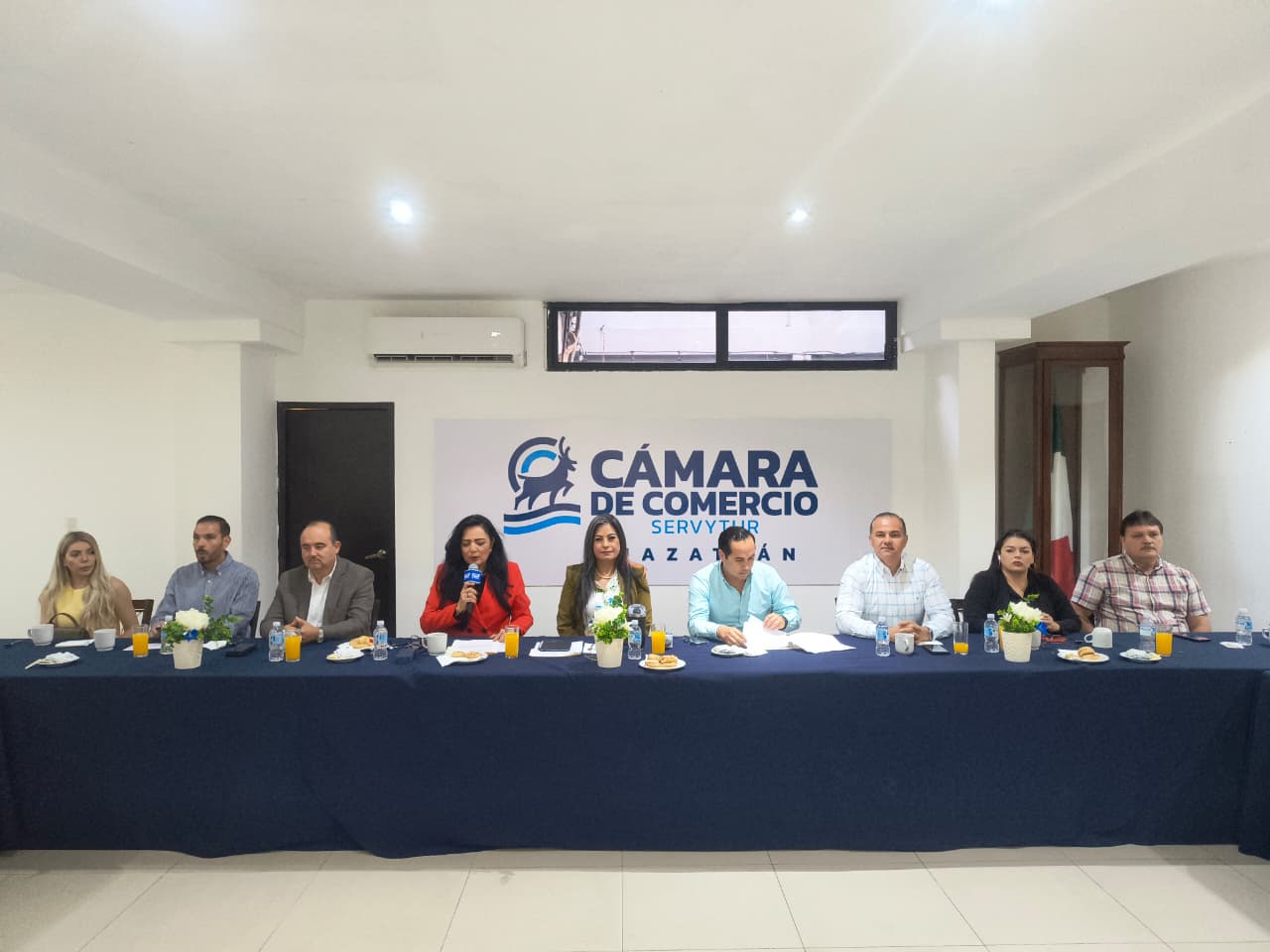 Reunión entre personal de Canaco y Ayuntamiento en Mazatlán