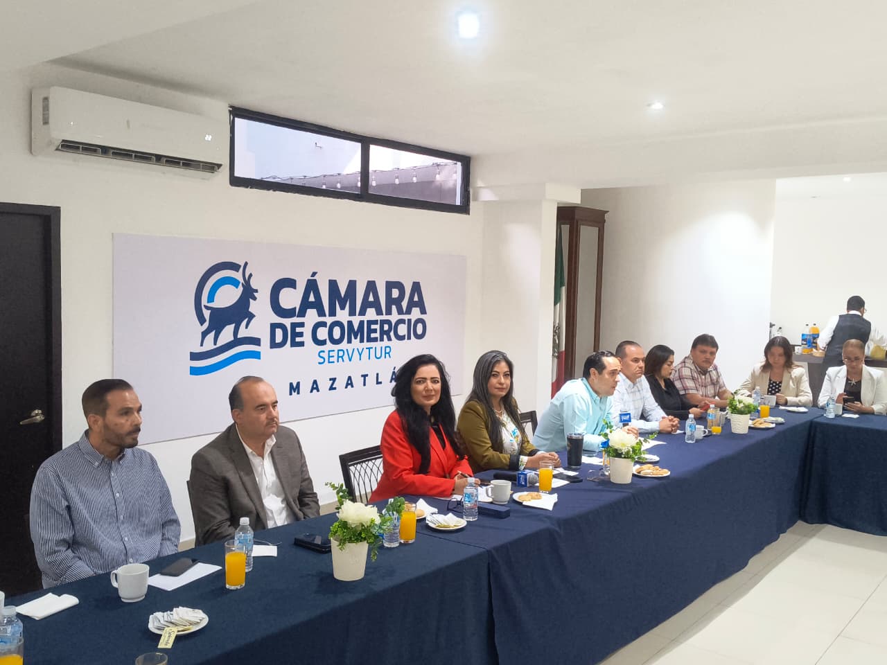 Reunión entre personal de Canaco y Ayuntamiento en Mazatlán