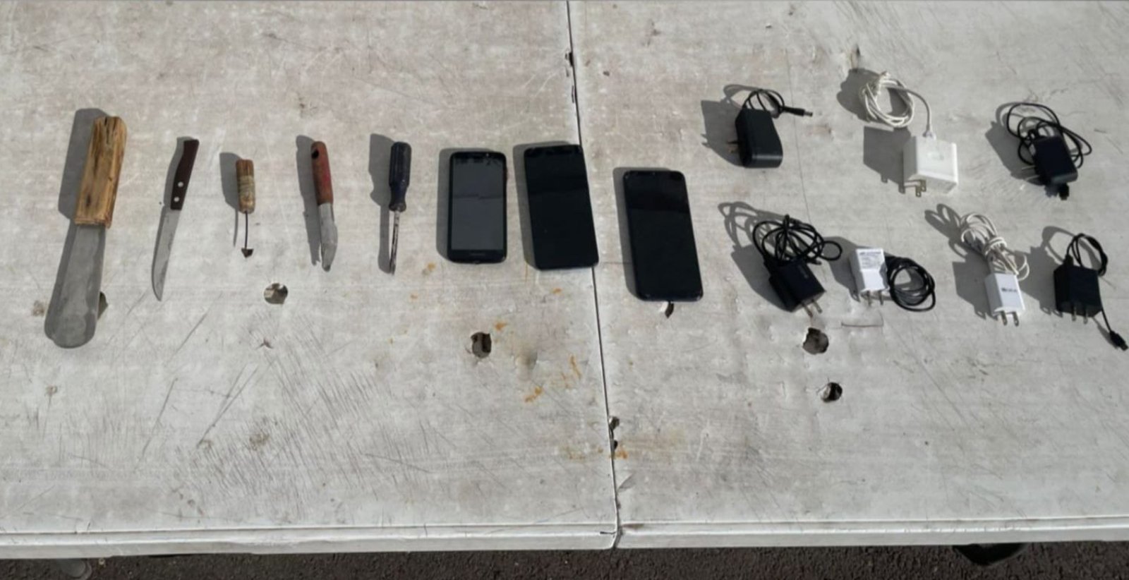 Celulares, cargadores y puntas aseguradas en revisión del Penal de Aguaruto