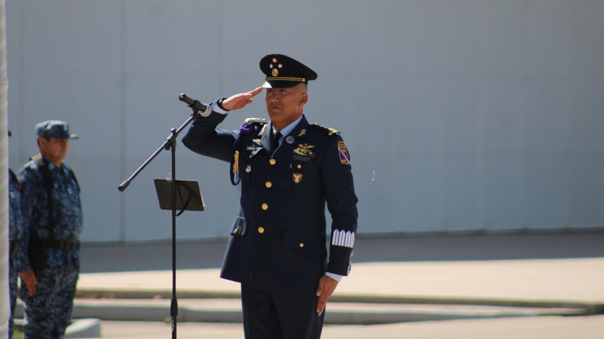 rinde protesta edgar campos como comandante de la base aerea militar no10 en culiacan elementos evento