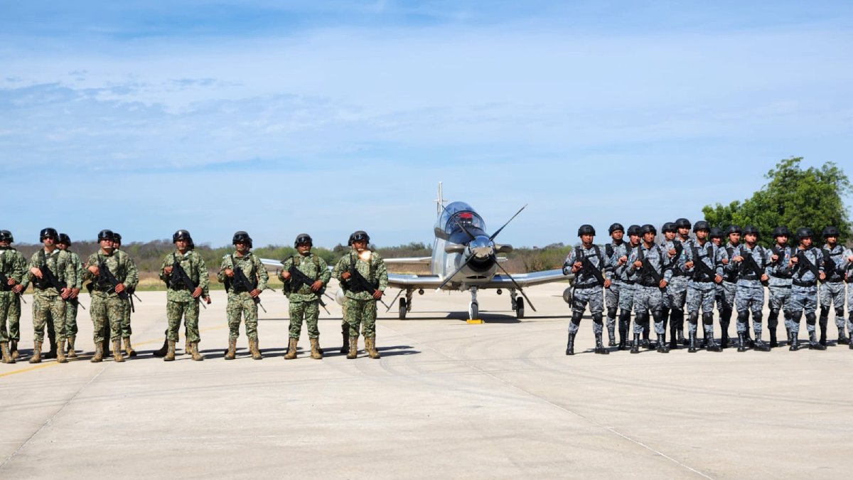 rinde protesta edgar campos como comandante de la base aerea militar no10 en culiacan sinaloa