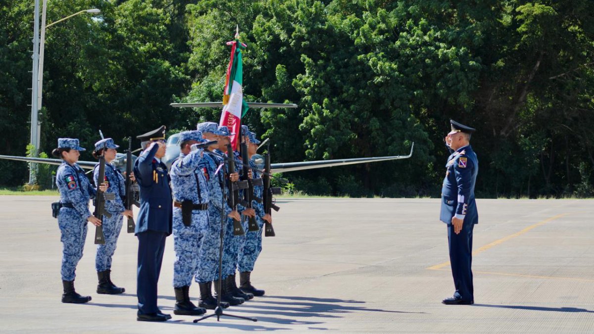 rinde protesta edgar campos como comandante de la base aerea militar no10 en culiacan toma