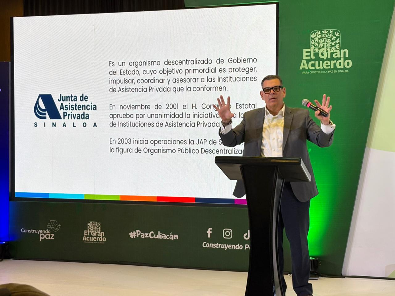 Roque Mascareño, presidente de la JAP Sinaloa, brinda conferencia en el Foro de Paz