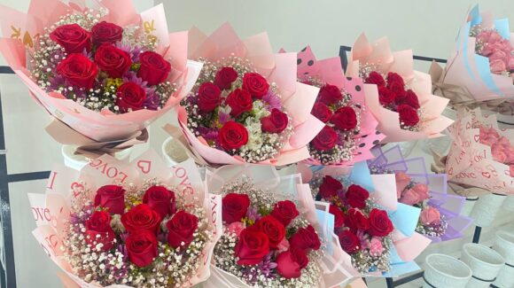 La rosa roja sigue siendo “La reina del San Valentín”: floristas de Guasave, Sinaloa