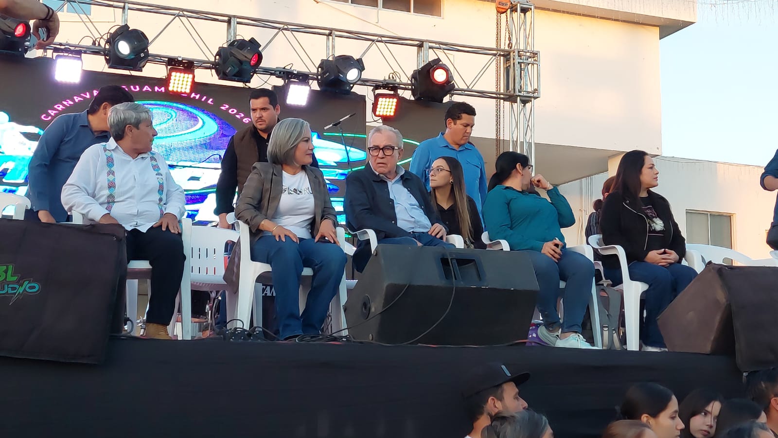 Rubén Rocha Moya asiste al Carnaval de Guamúchil 2026
