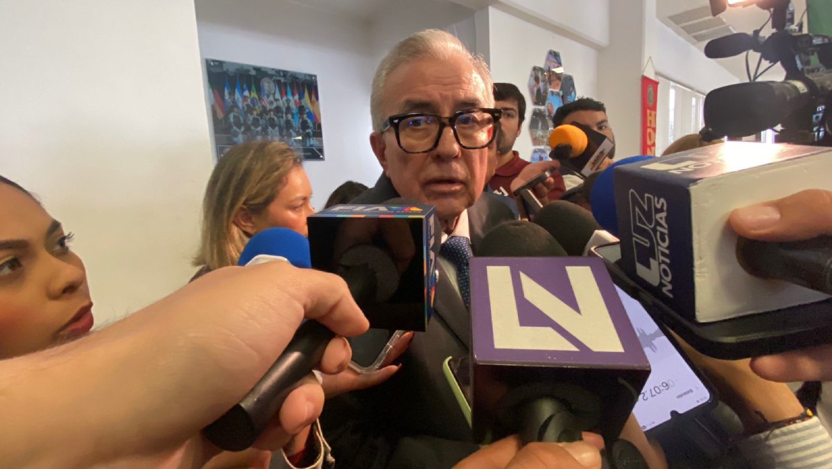 ruben rocha moya gobernador de sinaloa