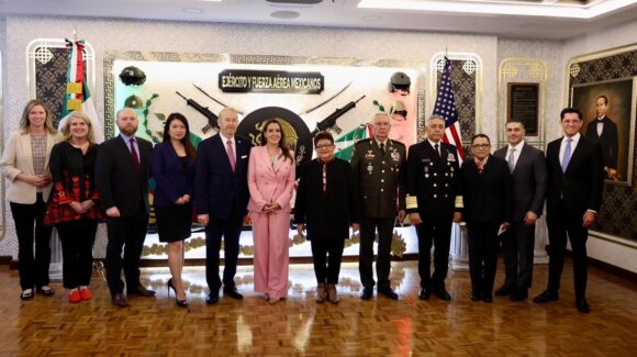 Sara Carter y Ronald Johnson felicitan en México a autoridades por operativo que abatió a ‘El Mencho’