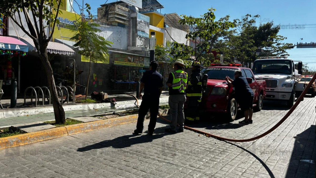 se incendia negocio de bisuterias y accesorios en el centro de los mochis sinaloa