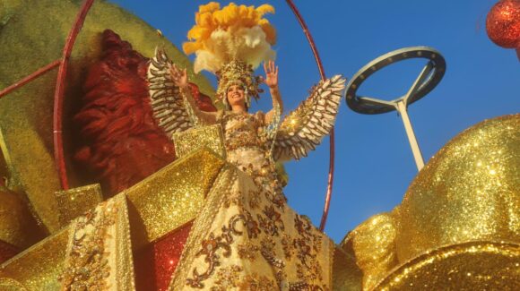 Cierra segundo desfile de Carnaval en Mazatlán con más de 480 mil asistentes; Estrella Palacios celebra toda la máxima fiesta
