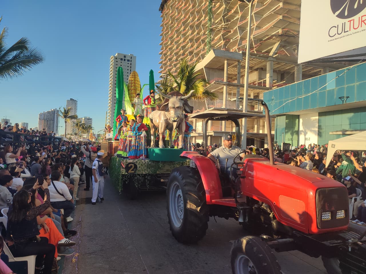 Segundo desfile del Carnaval de Mazatlán 2026