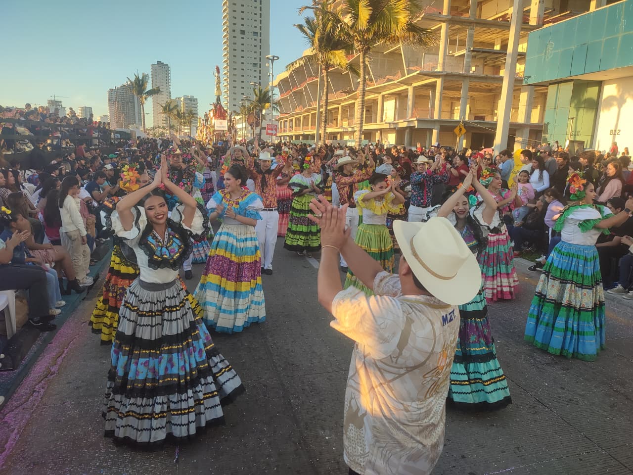 Segundo desfile del Carnaval de Mazatlán 2026