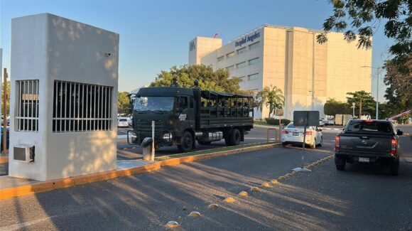 Deja el hospital: Dan de alta al diputado Sergio Torres tras 26 días de sufrir atentado en Culiacán
