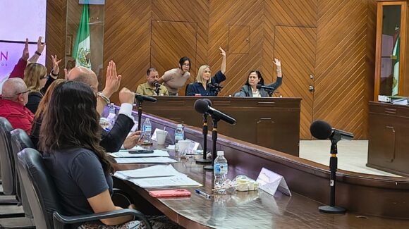 Cabildo aprueba por unanimidad programa “Peso a Peso del Bienestar” para apoyar a familias y escuelas de Mazatlán