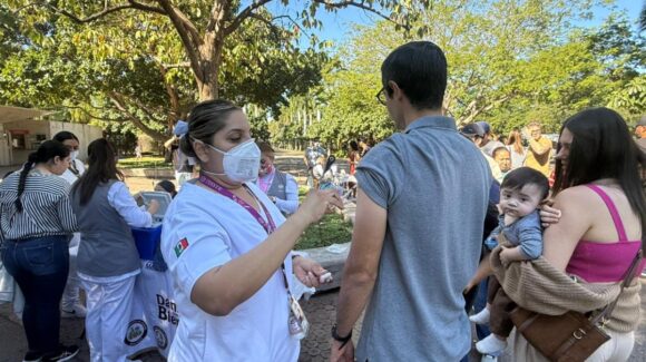 Aplicamos más de 9,800 dosis de vacunas contra sarampión en Culiacán y Mazatlán este fin de semana en macrocentros: Salud