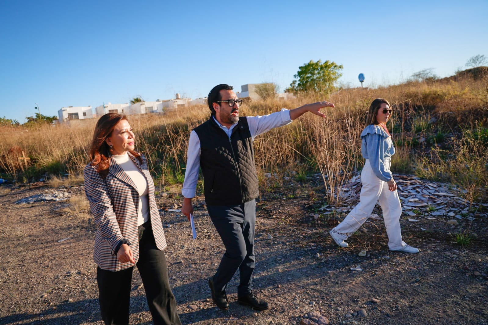 Supervisan terreno donde se construirá CBTis en el sector San Isidro en Culiacán
