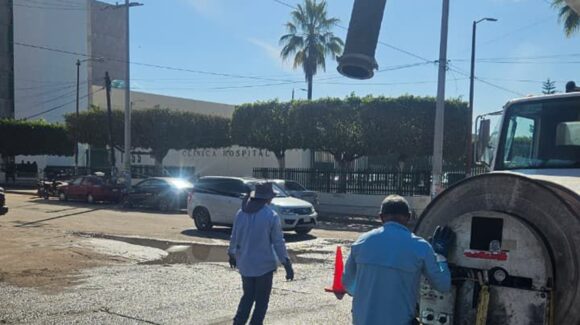 Encuentran toallitas, aceites y llantas en alcantarillas de Culiacán, Sinaloa; Japac llama a no tirar objetos al drenaje para evitar taponamientos