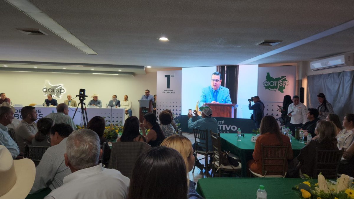 teodoro lopez menchaca en su primer informe de labores lugar