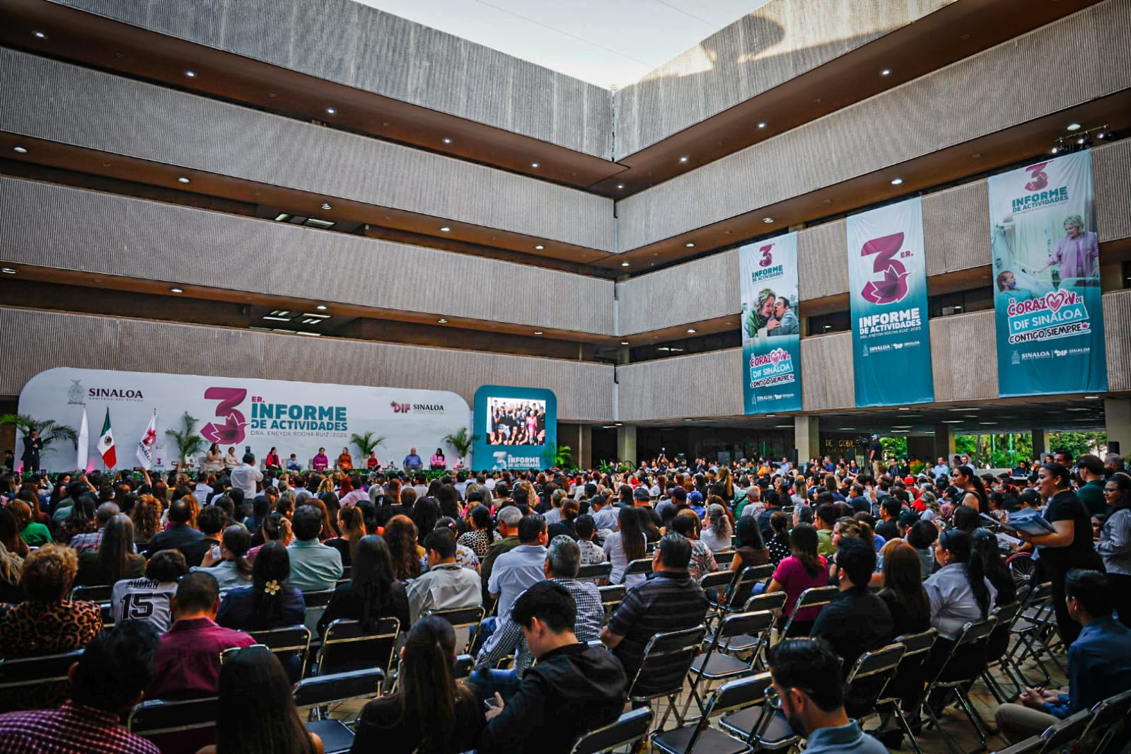 Tercer informe de actividades de DIF Sinaloa