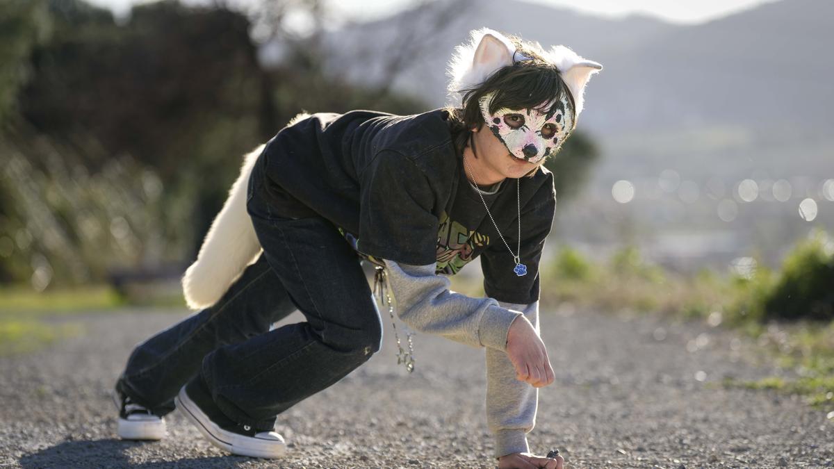 Therian. Joven que se identifica como animal