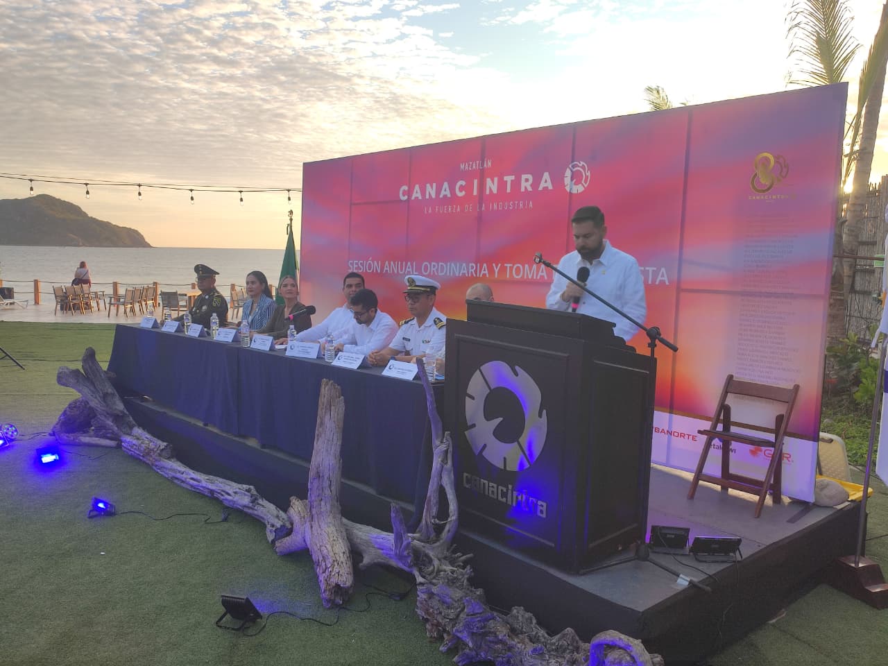 Toma de protesta del nuevo presidente de Canacintra Mazatlán
