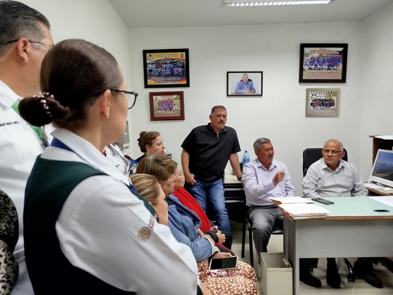 Trabajadores del Hospital General de Los Mochis exigen pagos pendientes desde 2024