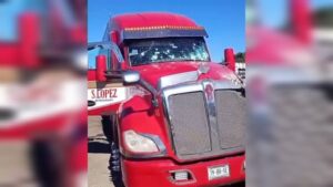 trailero es atacado a balazos en autopista mazatlan tepic