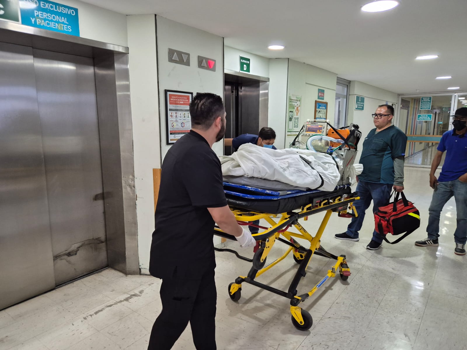 Trasladan a Jesús Fernando, víctima de explosión en Guamúchil, a hospital de Estados Unidos