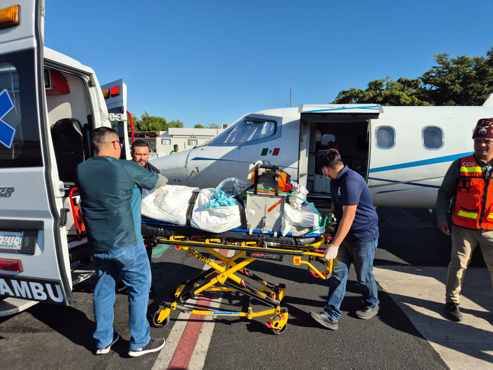 Trasladan a Jesús Fernando, víctima de explosión en Guamúchil, a hospital de Estados Unidos